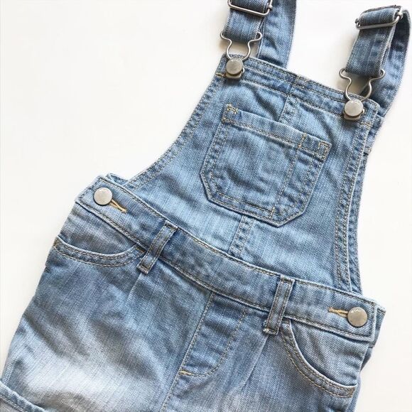 BabyGap factory denim shorts overalls EUC 18-24m - Picture 2 of 4